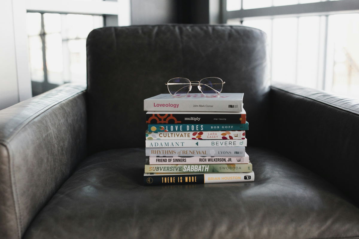 How to Create a Reading Corner with a Montessori Floor Bed