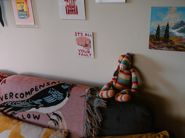 How to Organize Kids Blankets in Bedrooms and Playrooms