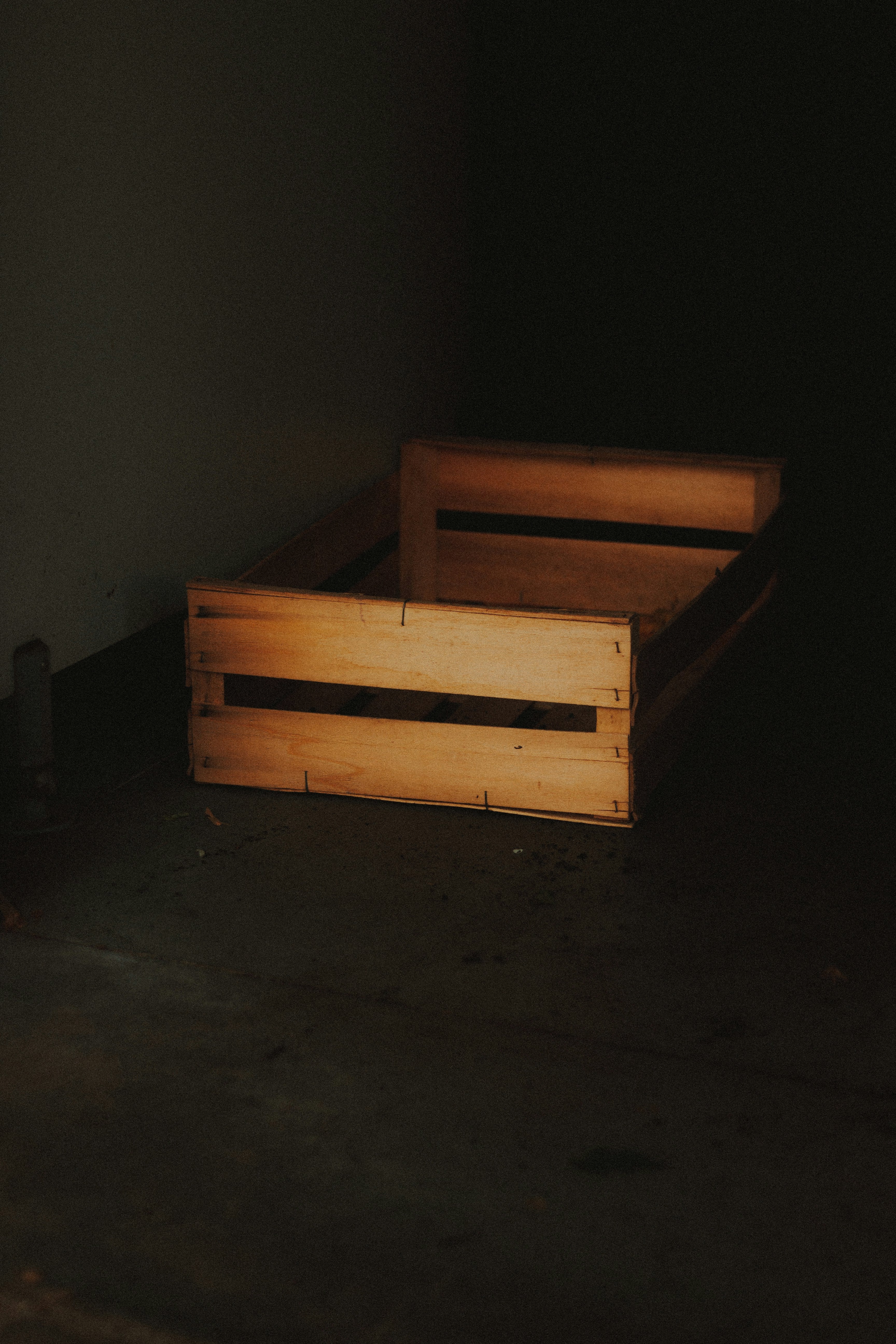How to Maintain a Wooden Montessori Bed for Everyday Use