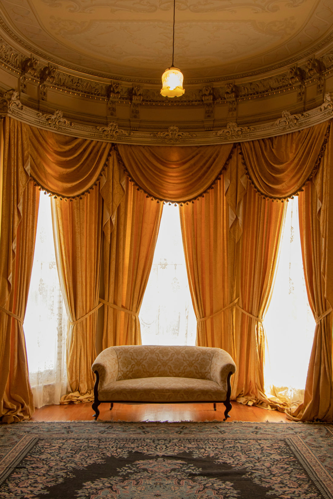 Beige Curtains: Easy Ways to Create a Warm Interior