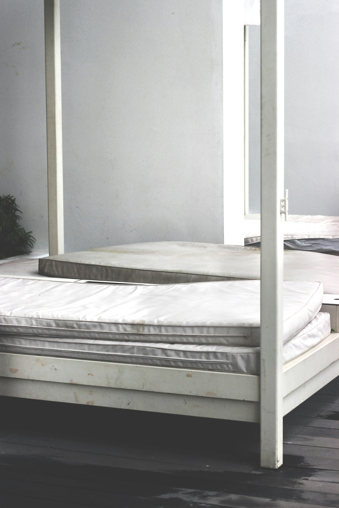 Montessori Beds with Roof Frames: Styling Tips for Kids' Rooms