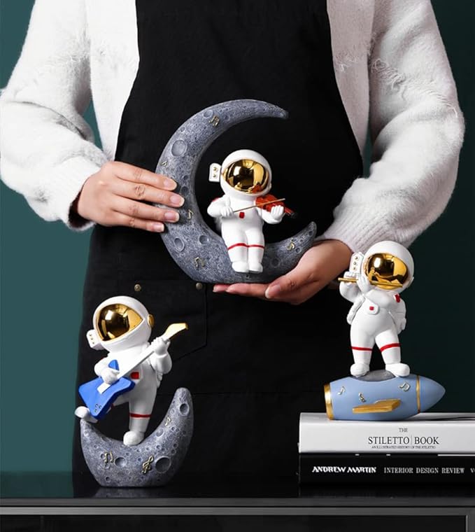 Paimuni Astronaut Figurine Resin Spaceman Statue White Gold Sculpture for Bookshelf Office Desktop Living Room