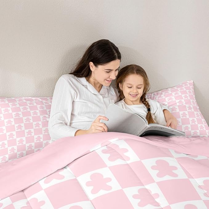 Feelyou Christmas Bedding Set Soft for Boys Girls,Checkered Comforter Set Queen Gingerbread Man Duvet Quilt Microfiber Xmas Decorations Bedroom Decor Pink 3 Pcs with 2 Pillow Cases Soft Lightweight