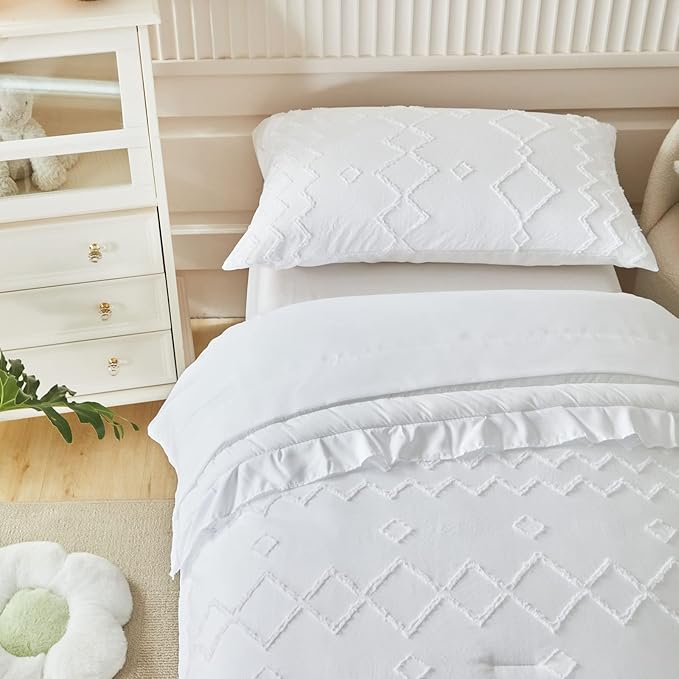 AIKASY Toddler Bedding Set 4 Pieces Super Soft Comforter Set, Shabby Boho Bohemian Design for Boys and Girls（Ruffle Fringe Comforter, Flat Sheet, Fitted Sheet and Pillowcase）- White