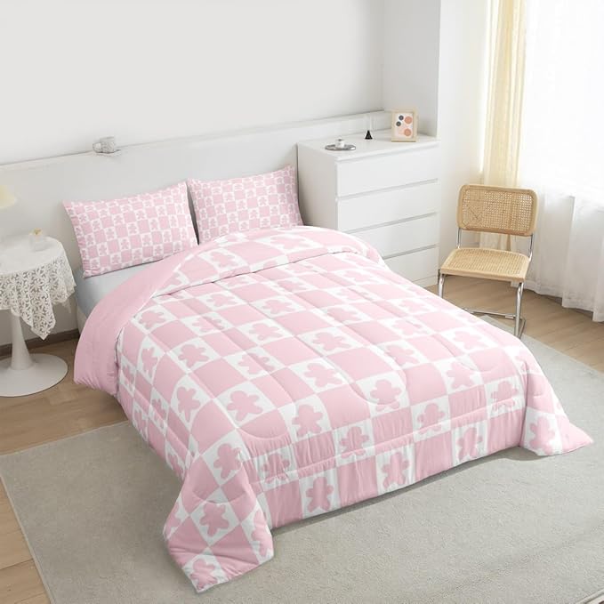 Feelyou Christmas Bedding Set Soft for Boys Girls,Checkered Comforter Set King Gingerbread Man Duvet Quilt Microfiber Xmas Decorations Bedroom Decor Pink 3 Pcs with 2 Pillow Cases Soft Lightweight