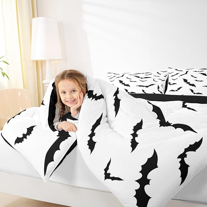 Erosebridal Halloween Bats Bedding Set White Black Spooky Comforter Set Toddler Size,Horror Flying Bats Quilt for Kids Boys Girls Adults Gothic Mysterious Wild Animal Duvet Insert,Spooky Home Decor