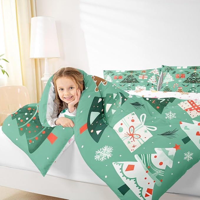 Feelyou Christmas Bedding Set Soft for Boys Girls, Xmas Tree Snowflake Comforter Set Queen Size Gingerbread Man Duvet Quilt Microfiber New Year Gift Bedroom Decor 3 Pcs with 2 Pillow Cases