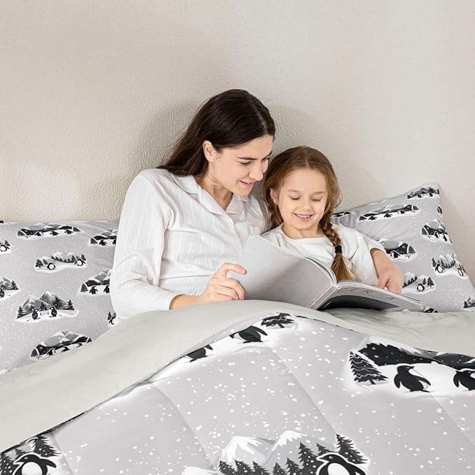 Feelyou Christmas Kids Comforter Set Toddler Size Polar Penguin Bedding Set Snowflake Duvet Quilt for Kids Boys Girls Bedroom Winter Decor Microfiber Ultra Soft Breathable