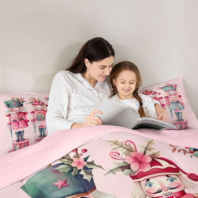 Feelyou Christmas Decorations Nutcrackers Kids Comforter Set Twin Size Pink Christmas Bedding Set Funny Nutcracker Duvet Quilt for Kids Boys Girls Bedroom Berries Printed Decor Kawaii Soft Breathable