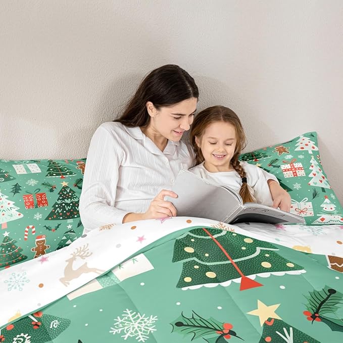 Feelyou Christmas Bedding Set Soft for Boys Girls, Xmas Tree Snowflake Comforter Set Queen Size Gingerbread Man Duvet Quilt Microfiber New Year Gift Bedroom Decor 3 Pcs with 2 Pillow Cases