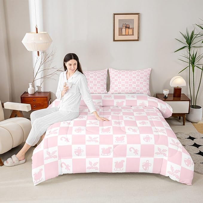 Feelyou Christmas Comforter Set Toddler Size Checkered Pattern Bedding Set for Kids Boys Girls Holiday Theme Duvet Quilt Xmas Decorations Bedroom Decor Pink Microfiber 2 Pcs with 1 Pillow Cases