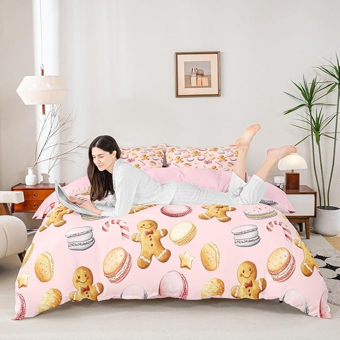 Feelyou Christmas Duvet Cover King Size Cute Christmas Gingerbread Man Comforter Cover for Boys Girls Xmas Sweet Macarons Bedding Set 3Pcs Reversible Pink Room Decor