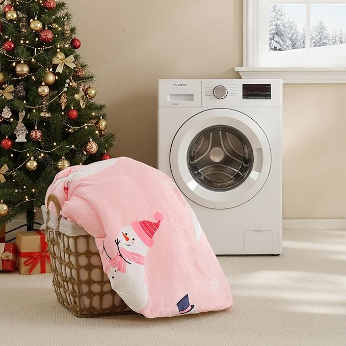 JANZAA Christmas Comforter Set Queen, Pink Flannel Comforter with Snowman Pattern, Soft Cozy Lightweight Bedding Set Fluffy Comforter Set 1 Queen Comforter(90"*90") and 2 Pillowcases (20"*26")