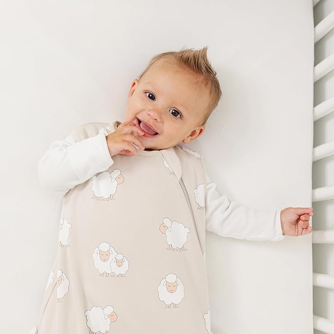 Woolino Merino Wool and Organic Cotton Baby Sleeping Bag - 4 Season Classic Sleep Sack - Two-Way Zipper Sleeping Bag for Baby and Toddler - 6-18 Months - Sheep