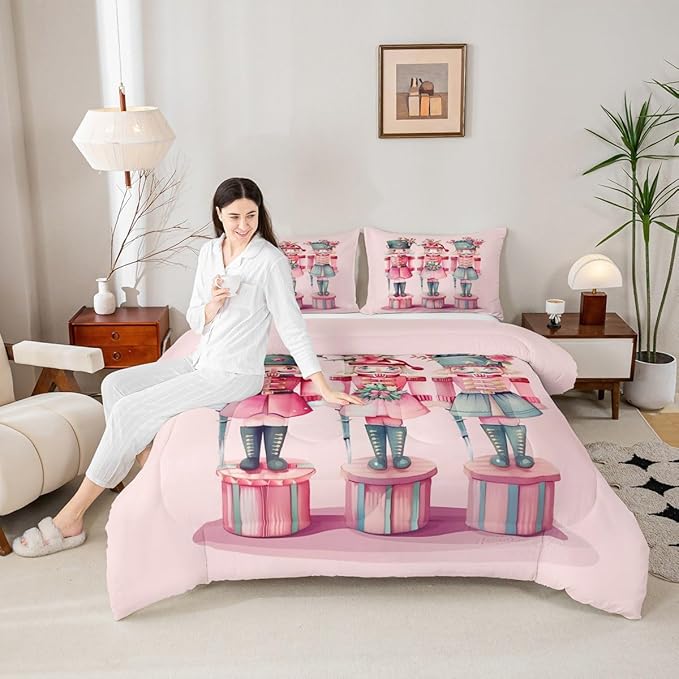 Feelyou Christmas Decorations Nutcrackers Kids Comforter Set Twin Size Pink Christmas Bedding Set Funny Nutcracker Duvet Quilt for Kids Boys Girls Bedroom Berries Printed Decor Kawaii Soft Breathable