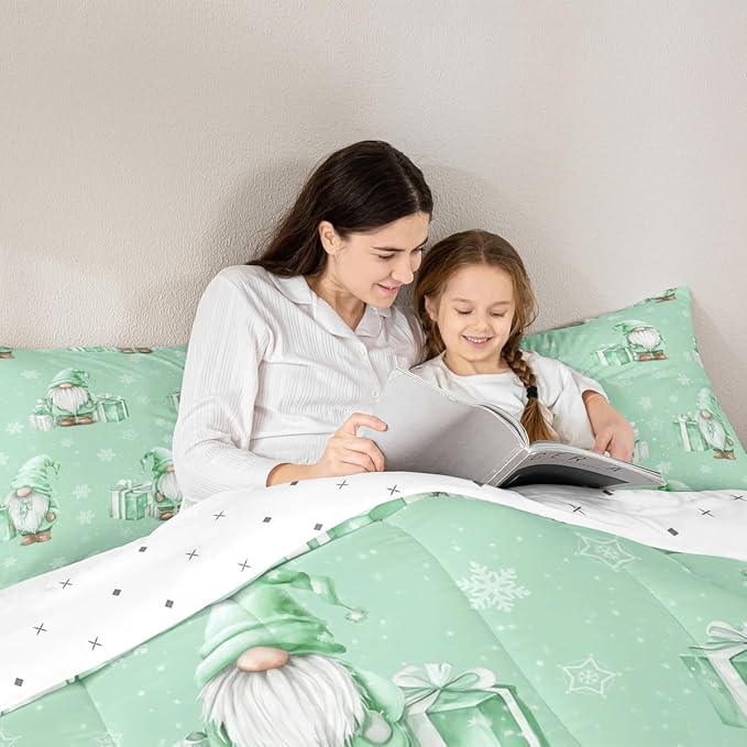 Feelyou Green Christmas Comforter Set All Season Scandinavian Christmas Santa Gnomes Bedding Set with 2 Pillow Cases Xmas Snowflake Kids Queen Bedclothes Bedroom Decor Breathable Soft