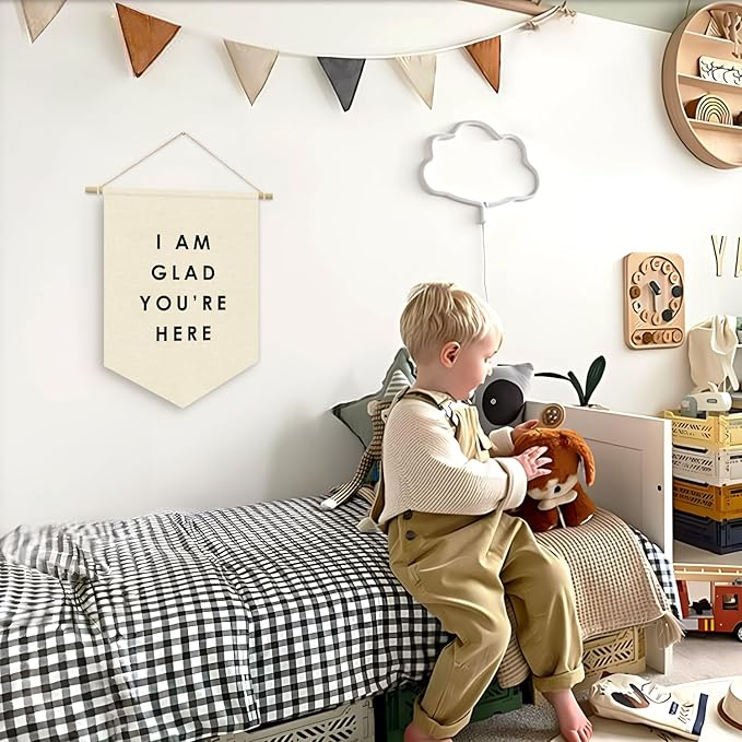 I Am Glad You're Here Canvas Banner Flag - Inspirational Wall Decor for Kids Nursery, Toddler Reading Corner Nook Classroom Library, Wall Hanging Pennant Flag 15x11in