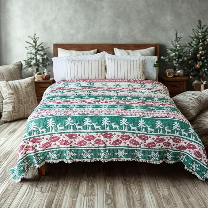Christmas Muslin Comforter – Cotton Muslin Blanket with Soft Fiber Filling, Breathable & Cozy Muslin Throw Blanket, Reversible Holiday Quilt (Merry Christmas, Queen (U.S. Standard))