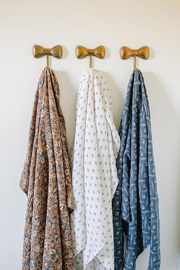Mebie Baby Navy Berry Muslin Swaddle, Modern and Neutral Swaddle Blanket for Baby Girl or Boy, Soft Baby Blankets, Newborn Swaddle Blanket, 0-3 Month, Comfy Wrap, Baby Essentials & Gifts