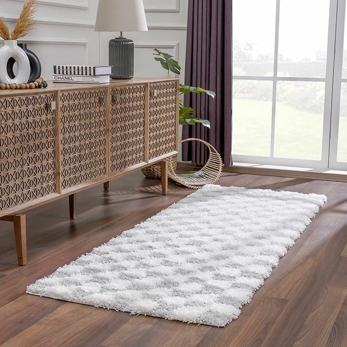 BoutiqueRugs Atira Modern Checkered Shag Runner Rug - High Pile Fluffy Shaggy Carpet - Kids Room, Hallway, Bedroom Shag - Light Gray, Cream, White - 2'7" x 7'3" (2x8)
