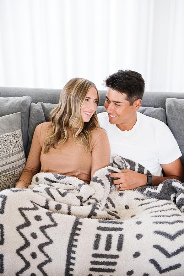 SARANONI Throw Blanket | Breathable Double Layer Soft, Plush Decorative Comfy Blankets for Couch or Bed | Cream and Black, Mudcloth - 50” x 60”