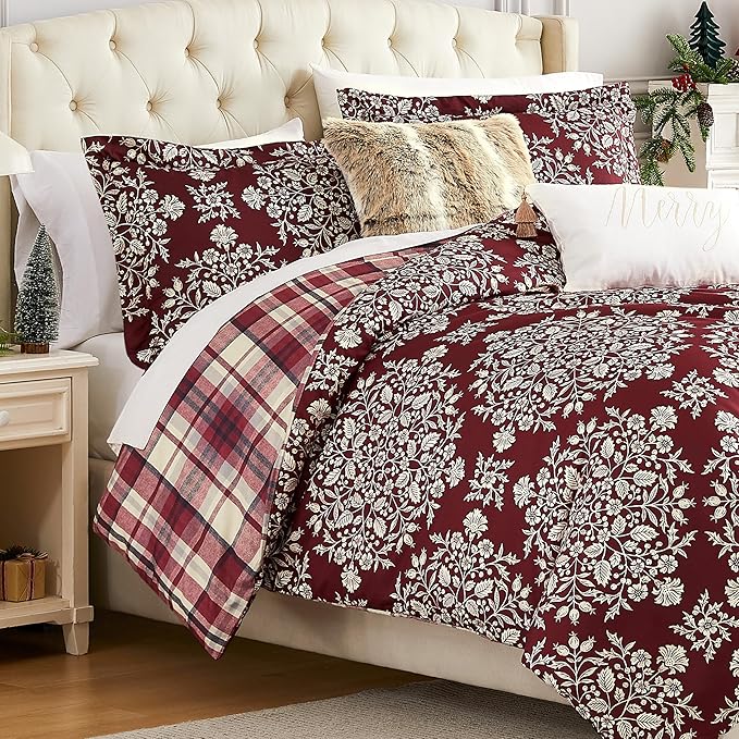 Southshore Fine Living, Inc. 4-Piece Christmas Bedding Twin Set, Twin/Twin XL Christmas Comforter Set, White & Red Plaid Comforter, 2 Throw Pillows, 1 Sham, Holiday Bedding - Christmas Carol